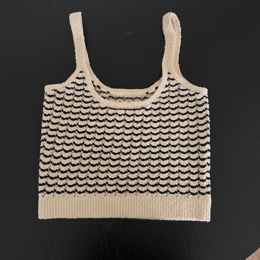 NWT Cream and Black Knit Tank - Picture 3 of 3